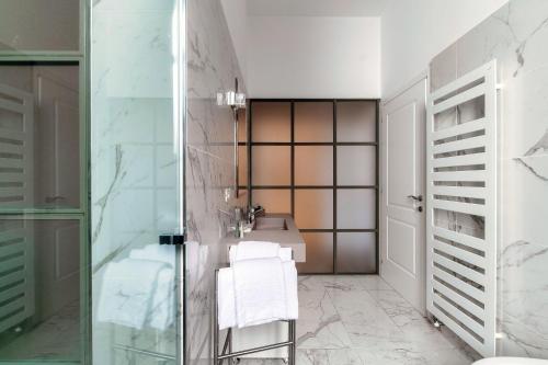 Cedro Apartment by Quokka 360 - Charming Historic Apartment In Como - image 2