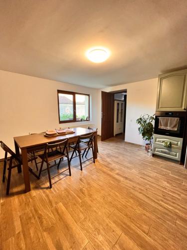 Casa Cheilor in Petrestii De Jos