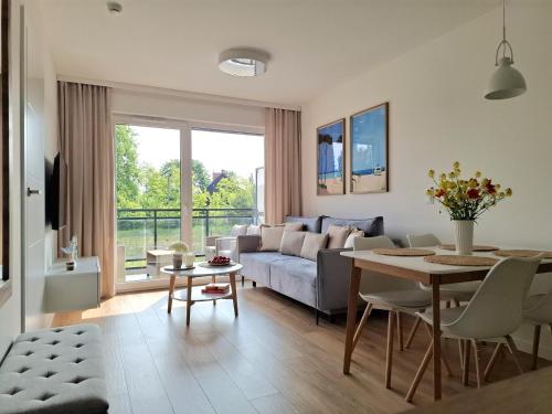 Jantar Resort - Rodzinne Apartamenty z Parkingiem, Strefą Grilla i Placem Zabaw by Flatbook