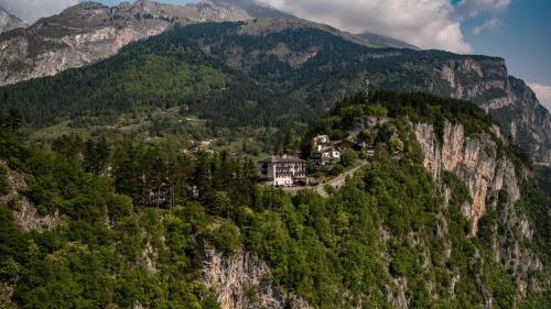 Hotel Castel Mani Hotel de charme San Lorenzo in Banale