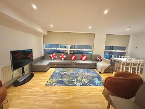 Large flat in Tower Bridge F3