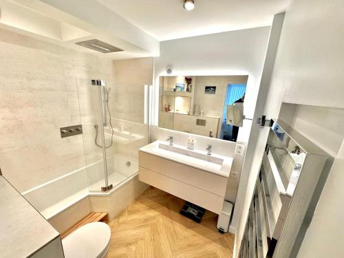 Modern 100m2, treadmill yoga matts, 2 balconies 5min to Main Station - 10min to City, Basilea (foto 6)