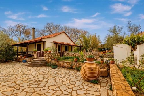 The Fairytale House Seaside Retreat gîte à louer Chrani