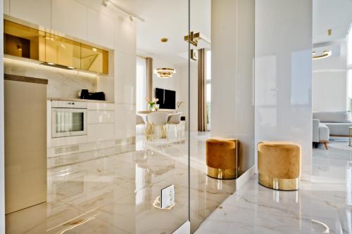 One-Bedroom Apartment with Balcony