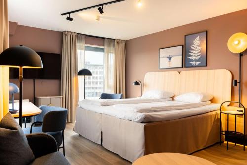 King Room with Lake View