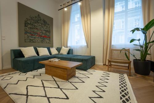 Spacious 3BR Escape with Sauna and Billiard, Vienne (photo 8)