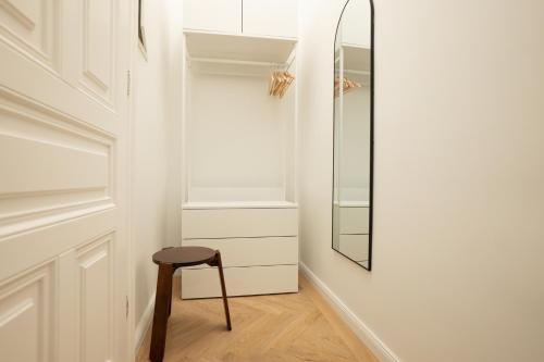 Spacious 3BR Escape with Sauna and Billiard, Vienne (photo 10)