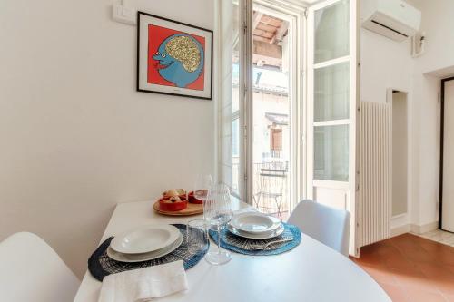 One-Bedroom Apartment image 9