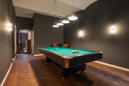 Spacious 3BR Escape with Sauna and Billiard, Vienne (photo 9)