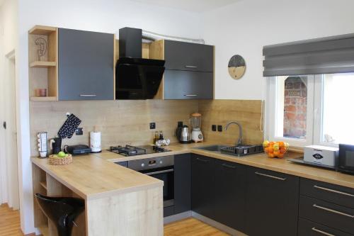 Jardin, apartment ideal for a quiet getaway, Dalmatia in 拉扎納