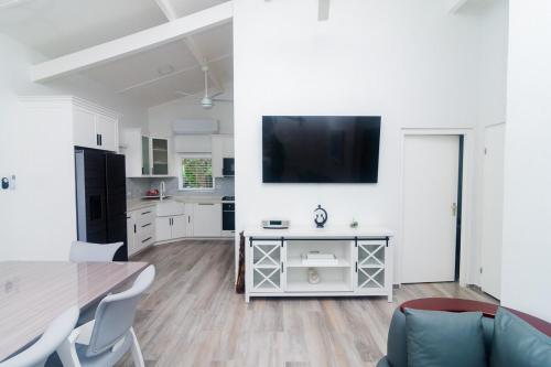 Tranquility 3BDR w Pool&Gazeb,waterpark,Car in Meiveld