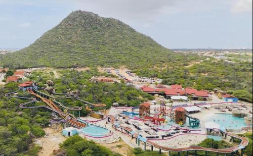 Tranquility 3BDR w Pool&Gazeb,waterpark,Car in Meiveld