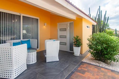 Tranquility 3BDR w Pool&Gazeb,waterpark,Car in Meiveld