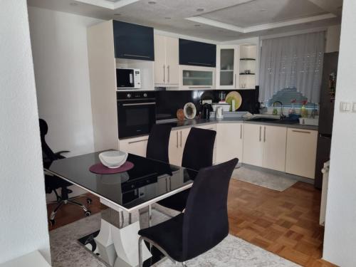 Kitchen, VK Centar in Velika Kladuša