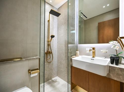 Stunning 2BDR Luxury Private Pool and Terrace, Dubai (Foto 3)