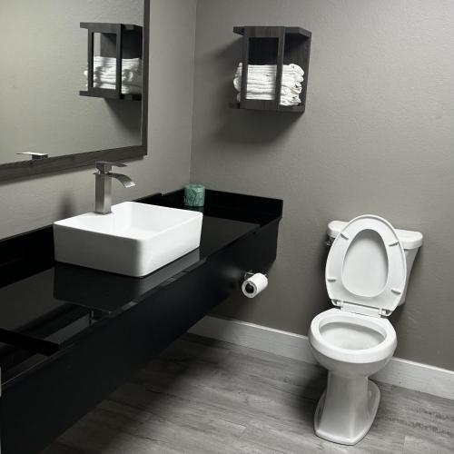 Magnuson Hotel Washington - image 11