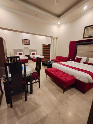 Cloud 7 Hotel Gulberg - main image
