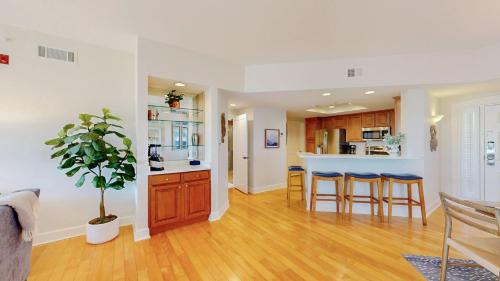 6502 Hampton Place North - image 5