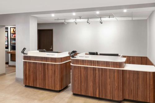 Courtyard Cleveland Airport South - image 2