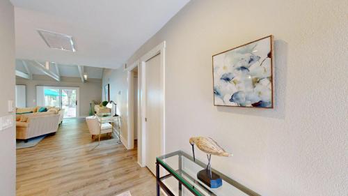 560 Queens Grant - image 3