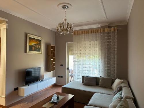 Sunset apartment, Tirana