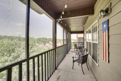 Pool and Lake Access Cozy Nest in Branson West