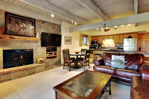 Timberline Condominiums 2 Bedroom Deluxe Unit A1A