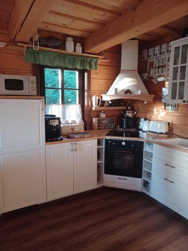 Roubenka Pod Lesem in Český Jiřetín