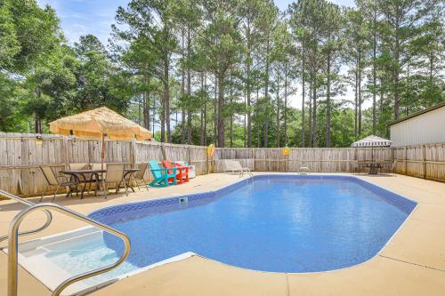10 Mi to Mobile Bay Family Apt in Silverhill! near Styx River Resort