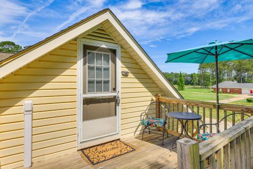 10 Mi to Mobile Bay Family Apt in Silverhill! near Styx River Resort