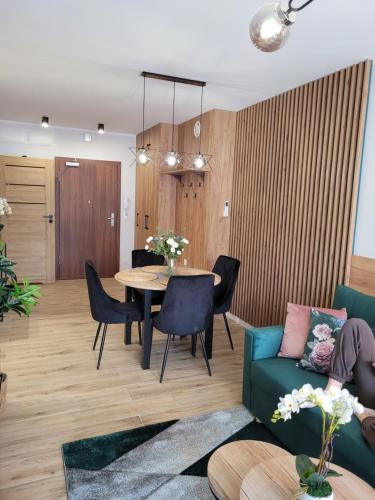Apartament z basenem i jacuzzi KARMELOWY NA DOLNEJ Green Park Resort A13, ul DOLNA 7A, Szklarska Poręba
