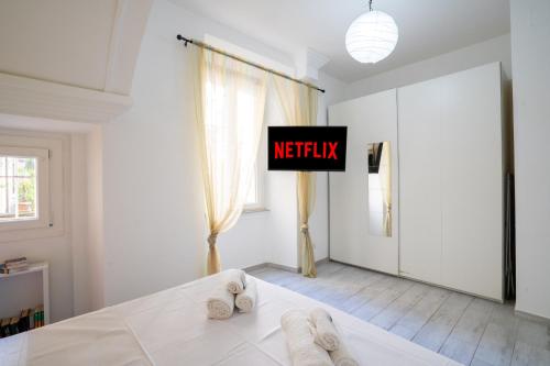 NEW OPENING! Near Vatican Free Netflix Domus Adriana, Рим (фото 9)