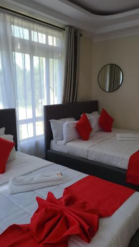 2 double beds