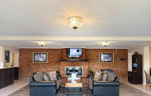 ล็อบบี้, กัฟเวอร์เนอร์ เฮาส์ อินน์ อาร์ลิงตัน/ฟอลล์ เชิร์ช (Governor House Inn Arlington/Falls Church) in ฟอลส์ เชิร์ช (VA)