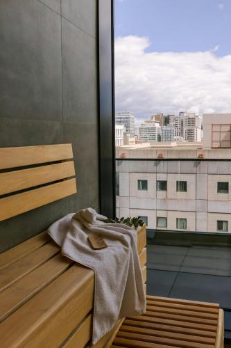 สปา, Sonder Maisonneuve Apartments Downtown near พิพิธภัณฑ์วิจิตรศิลป์ มอนทรีออล