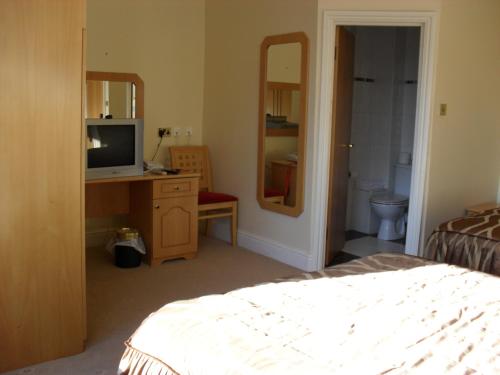 The Lawn Hotel - image 12