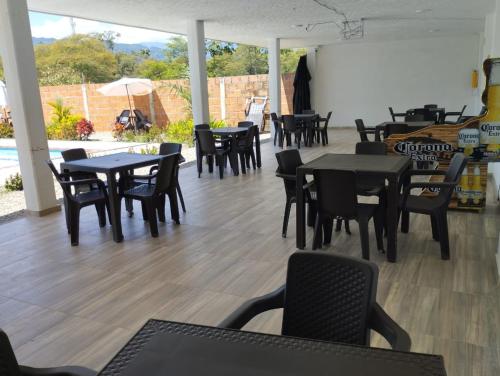 Hotel Y Piscina Malecon in Acacias