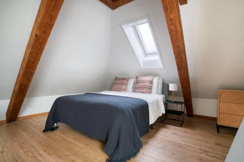 Eagle Suite Charmante Dachgeschosswohnung mit Design & Ausblick, Curych (fotografie 9)