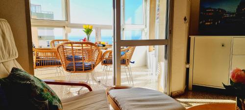 Beachfront apartment Madrid 709 - Tap to explore photos