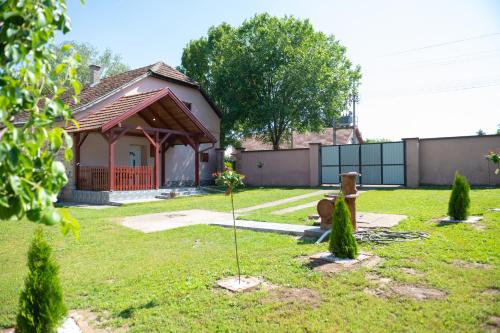 Kuća NP (Kuca NP) in Bačka Topola