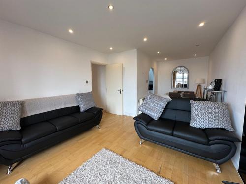 Liverpool 2 bed City, River Mersey View Apartment, sleeps 5, FREE parking, Liverpool (photo 2)