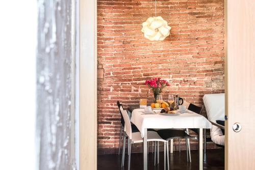 Apartaments Ciutat Vella - image 11