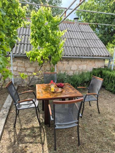 Apartman Tina in Vučevica