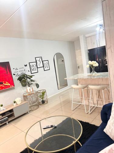 Fully Furnished 3 bedroom apartment rental