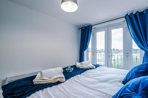 The Salford Allure - Contemporary & Chic 2BR for Business & City Escapes for 6 - Near Media City & Manchester City Centre - Hosted by Parydise Properties, Manchester (photo 8)