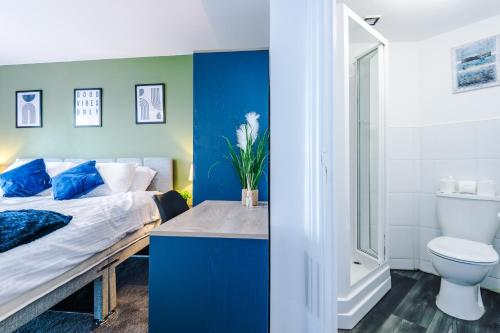 The Salford Allure - Contemporary & Chic 2BR for Business & City Escapes for 6 - Near Media City & Manchester City Centre - Hosted by Parydise Properties, Manchester (photo 10)