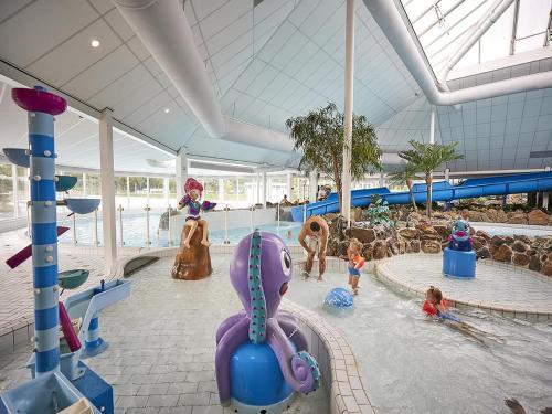 Nice villa with sauna whirlpool & steam shower - image 13