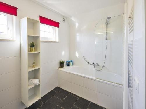 Beautiful child-friendly villa located in Limburg - image 7