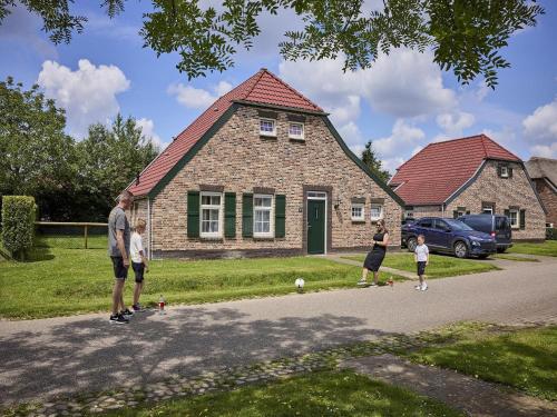 Beautiful child-friendly villa located in Limburg - image 14