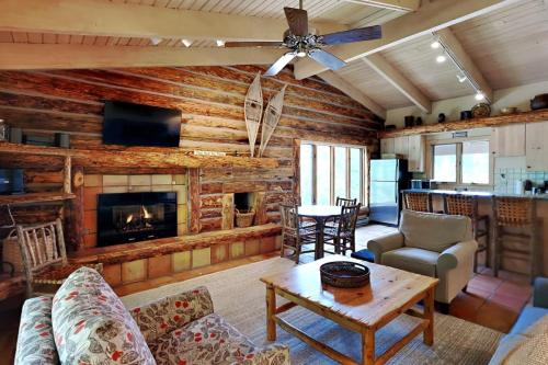 Timberline Condominiums 2 Bedroom plus Loft 2 Bath Deluxe Unit A3E image